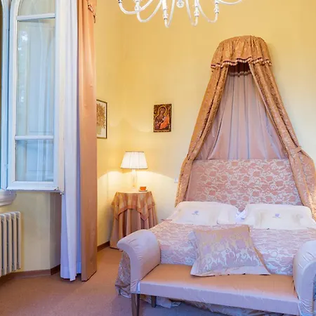 Vila Leonardo 30&6 Emma Burchio